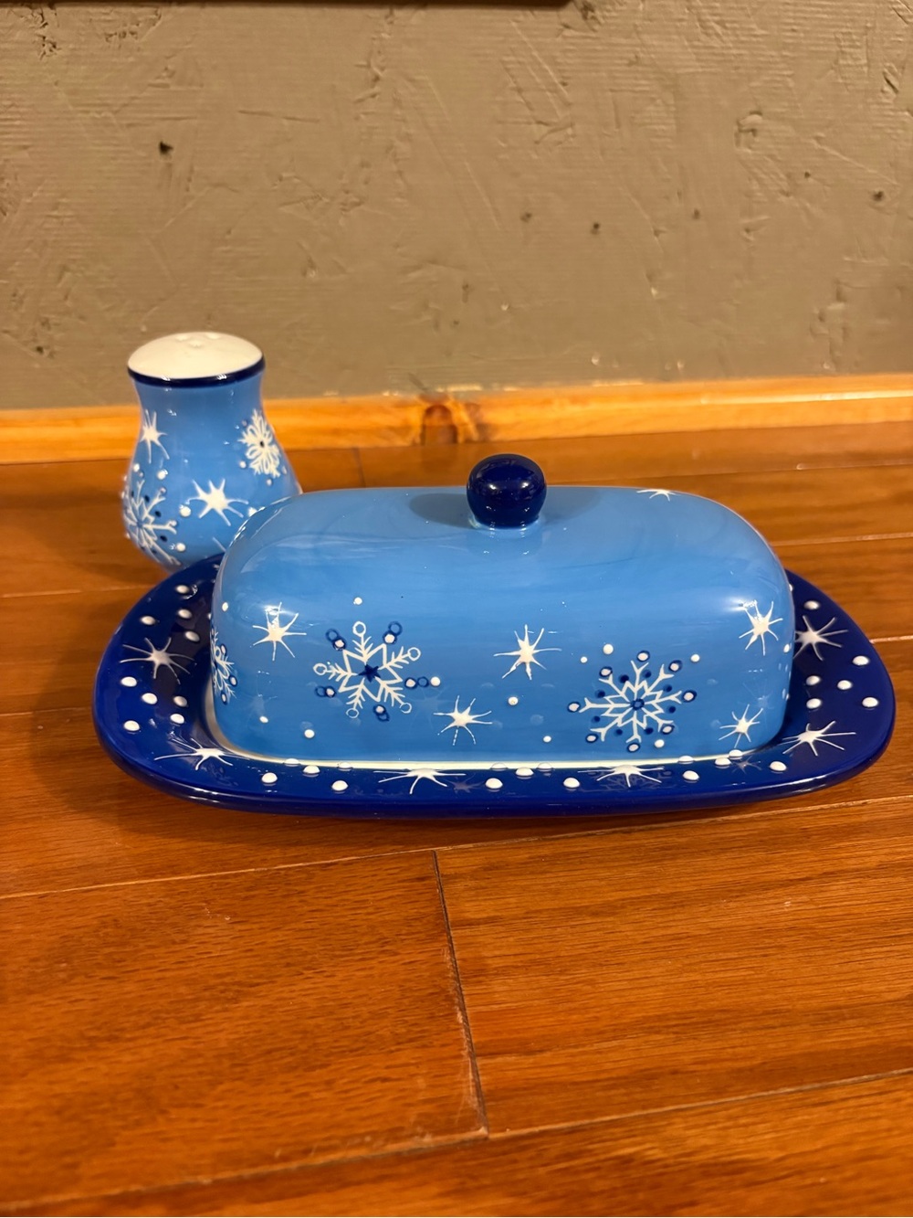 vintage blue and white porcelain soup tureen with ladle